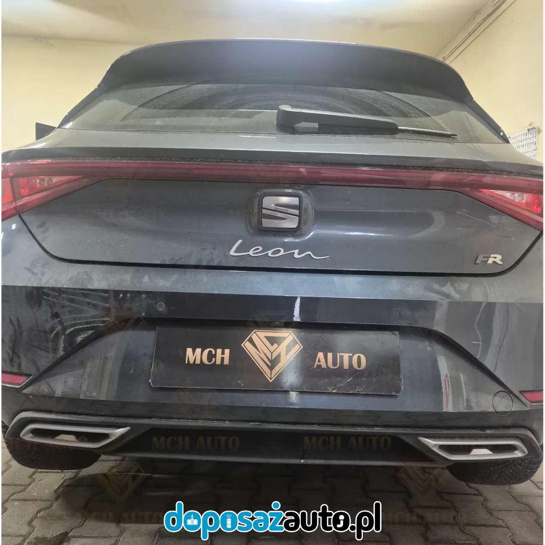 montaz kamery cofania seat leon iv